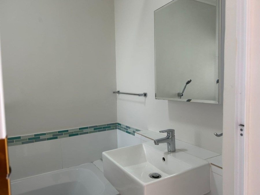 To Let 1 Bedroom Property for Rent in Mouille Point Western Cape